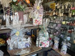 Gift basket with Best seller items