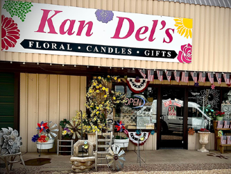 Storefront of Kan Del's 