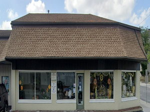 Storefront of TOWN & COUNTRY FLOWERS