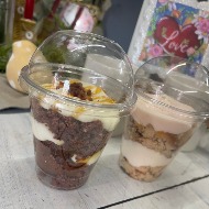 Couples cake Cup comes with 2 spoons ! its HUGE!