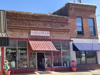 Storefront of Flower Garden & Boutique