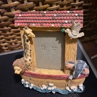 Noah's ark baby frame