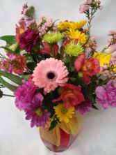 "SWEET SURPRISE"..(E)  Bright mixed arrangement in a vase!!