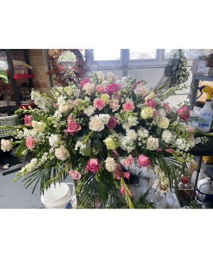 1141 Casket Spray