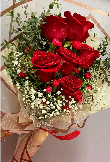 1/2 Dozen  Hand Carry Bouquet any Occasion/ Birthday / Anniversary