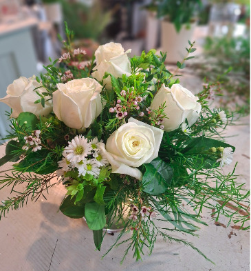 1/2 Dozen Roses Low Modern in Glastonbury, CT | THE FLOWER DISTRICT