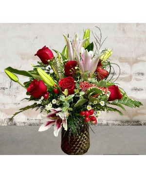 1/2 Dozen roses w/ Starfighter lilies Rose Arrangement
