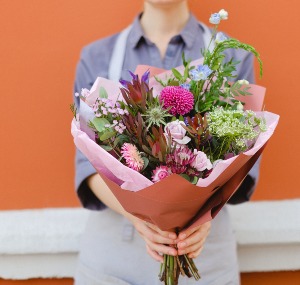 12 MONTH WRAPPED FLOWER SUBSCRIPTION SEASONAL FLOWERS