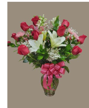 12 rose w/ mix flower  vase arrangement 