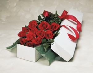 12 Roses in Box 