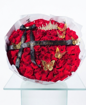 150 Roses Wrapped bouquet