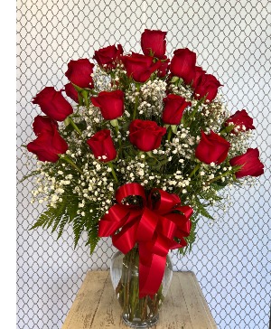 2 Dozen Roses W/Babies Breath 
