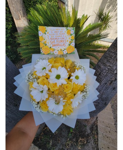 24 yellow roses bouquet  
