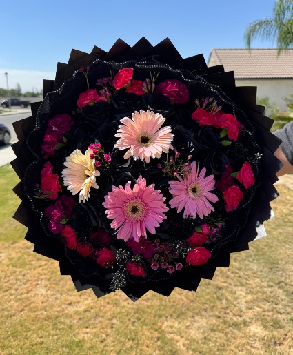 25 Black Roses Bouquet 