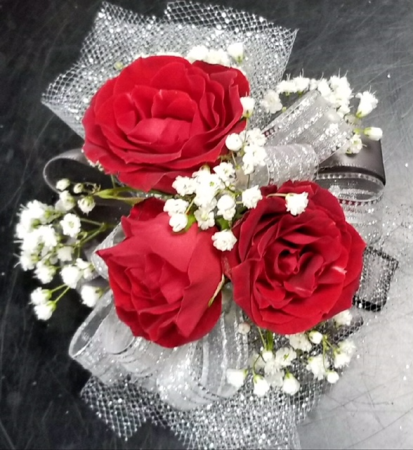 3 Red Spray Rose Wristlet Corsage