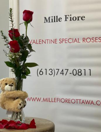 3 Roses in a bud vase with the Bear Valentines 3 Roses in a vase