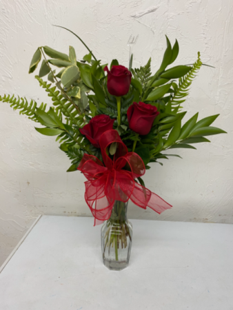3 roses in a vase  