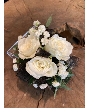 3 White Spray Rose Wristlet wristlet