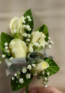 4 Sweetheart Rose Wrist corsage (for girl) $40.00