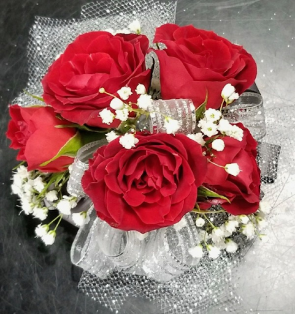 5 Red Spray Rose Wristlet Corsage
