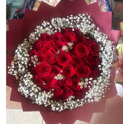 50 red roses  BUCHON