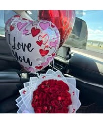 50 roses cherry Ramo balloons Not Included  
