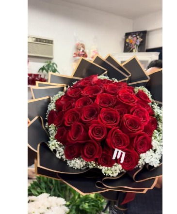 5O ROSES  BOUQUET in Danbury, CT | FOREVER YOURS FLOWERS & GIFTS