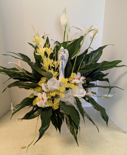 SOLD  6" Peace Lily w/Angel and silk flowers NFS-P112-1