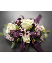 #62 White Sweetheart Roses Corsage Fresh Flowers