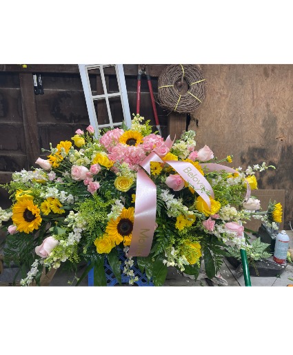 6773 Casket Spray