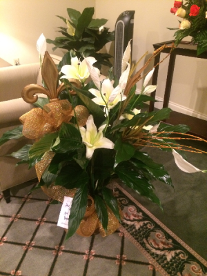 8"Peace Lily in metal Pot with fleur de Lis stake Green Plant