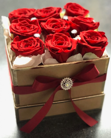 9 Preserved Roses in a Gift box  