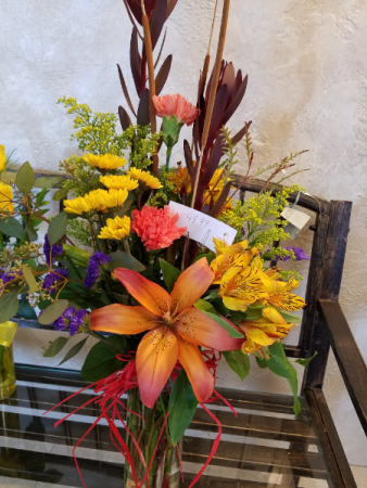 Royal Sunset lilies Vase 