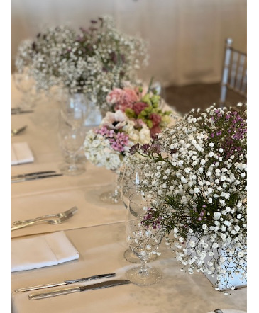 A bredth of baby's breath Table Centerpiece in Darien, CT | DARIEN FLOWERS