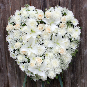 A Kiss Goodbye Solid Heart Wreath