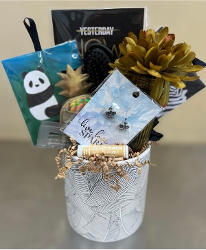 A little Pamper and Sparkle Gift Basket