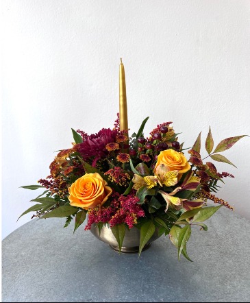 A Traditional Holiday Centerpiece in La Grande, OR | FITZGERALD FLOWERS