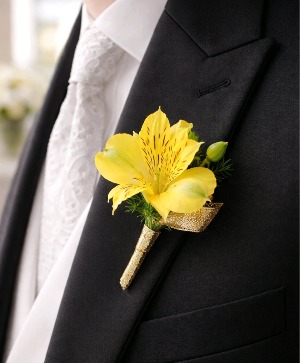 SPRING SUNSHINE Boutonnière
