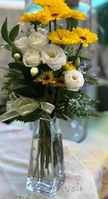 Admin Week PICK UP ONLY  vase
