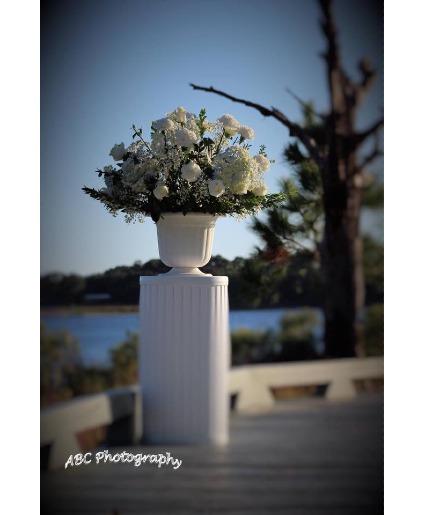 Ailse Arrangement Wedding Decor'