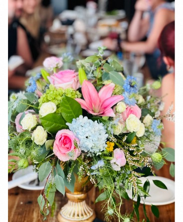 Alicia's Garden Pedestal  in Braintree, MA | Braintree Flowers