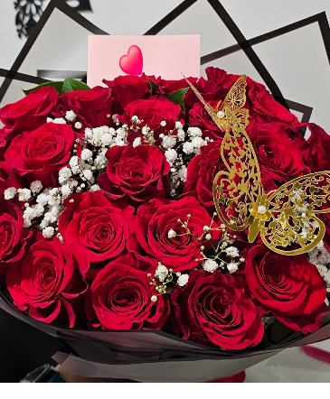 All Red Rose Luxury bouquet  Bouquet  in Houston, TX | Estela's Flower Shop