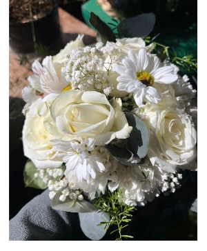 All white bouquet white bouquet