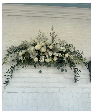 ALL WHITE FLOWERS ARCH AND LUSH GREENERY FLOWERS