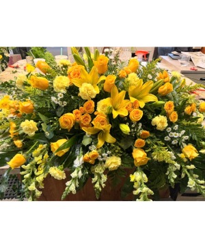all yellow casket spray  