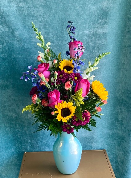 AQUA ESCAPADE FLOWER ARRANGEMENT