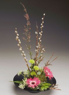 ASIAN ELEGANCE Ikebana-style Arrangement