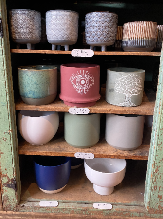 Assortment photo 3 pots 4.5 to 8 inches diameter