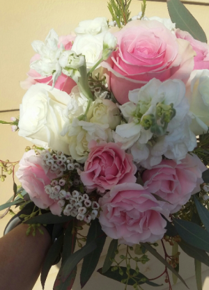 B 1 Fresh Handheld Bouquet