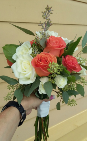B 5 Fresh Handheld Bouquet